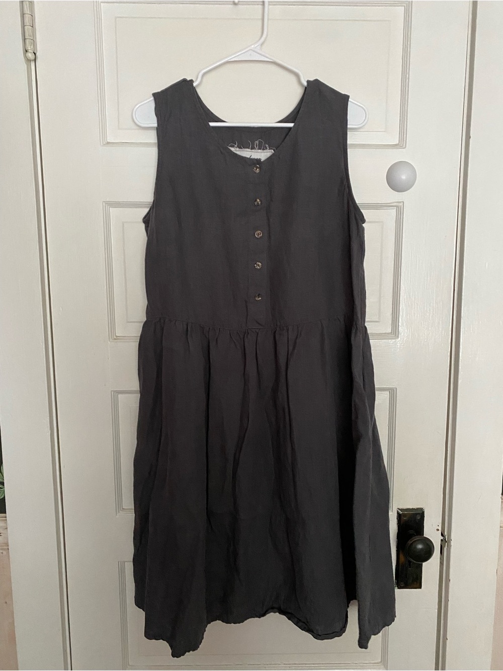 Sleeveless Linen Button-Front Midi Dress in Charcoal